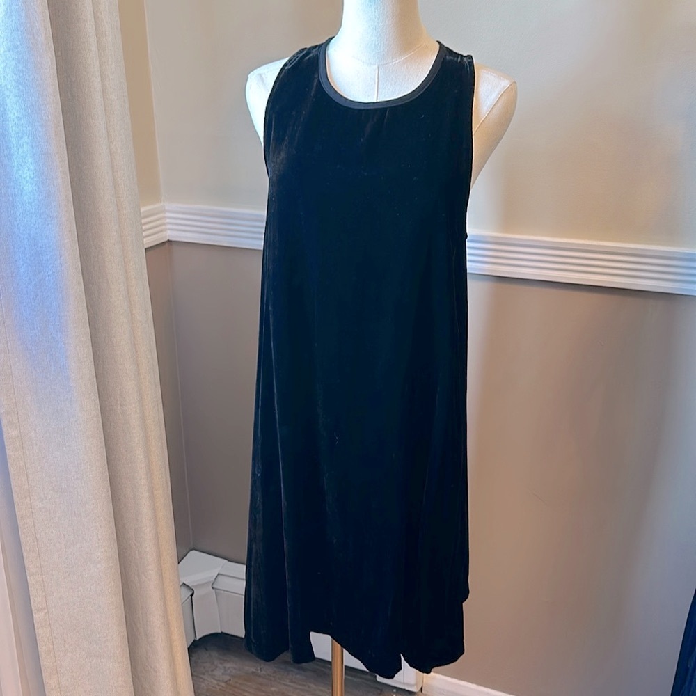 GAP Sleeveless Black Velvet Dress Size M